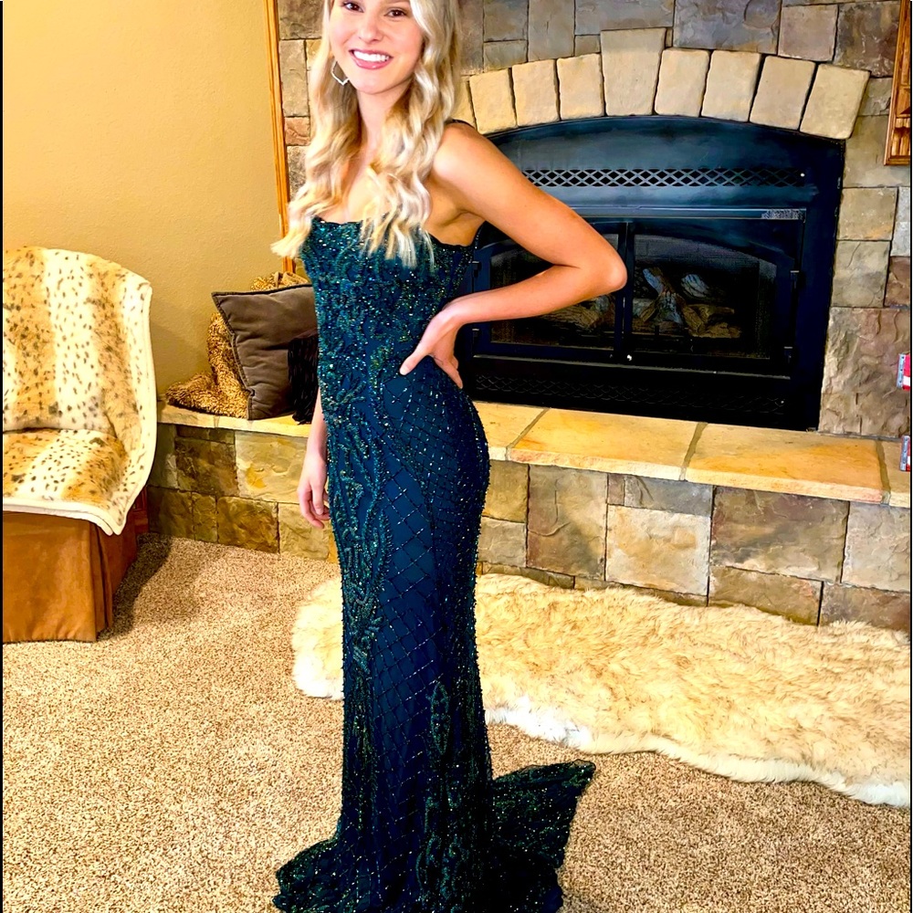 Stunning Sherri Hill size 2